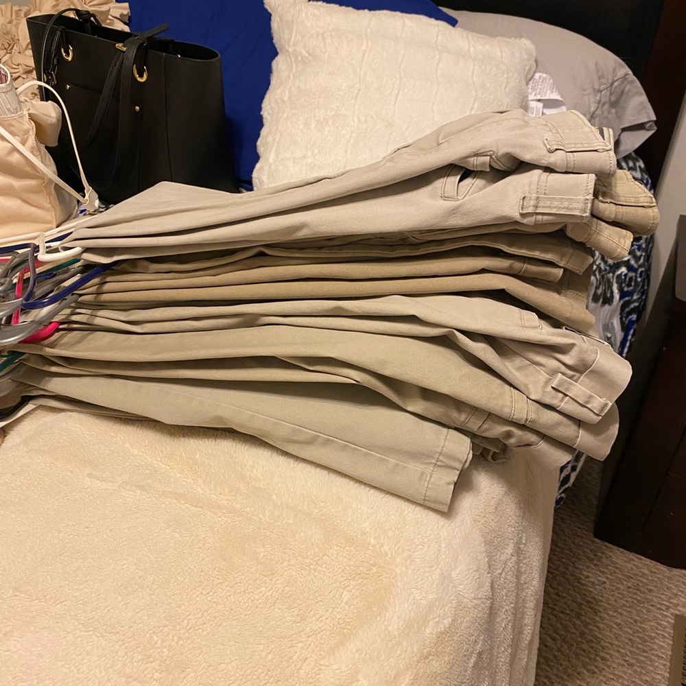 12 pairs of men’s 32x32 pants